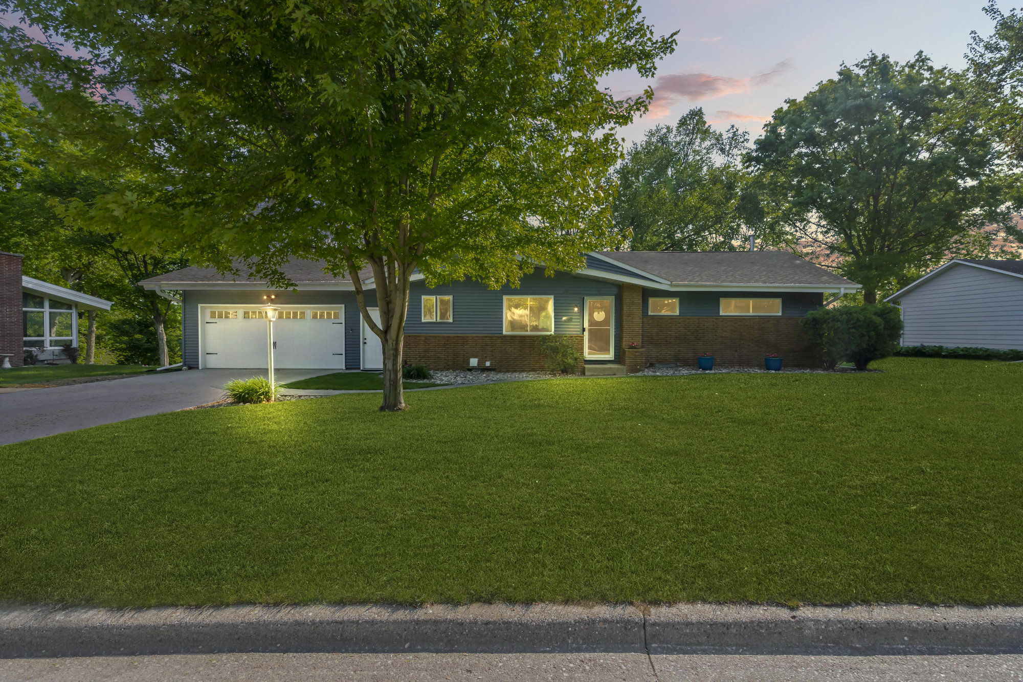 The Updated Ranch Home in Waverly Iowa that Everyone is Loving | Oakridge Real Estate